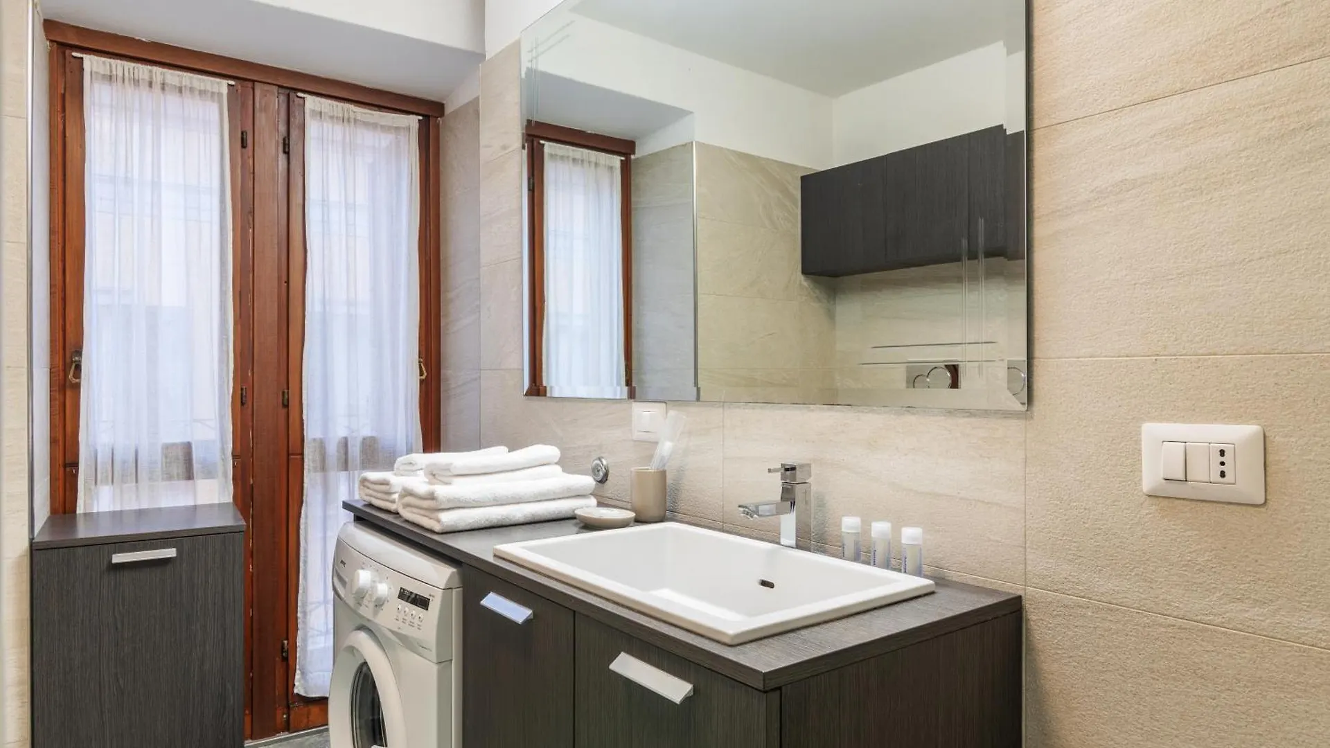 Easyhomes - Spiga Suite Milan