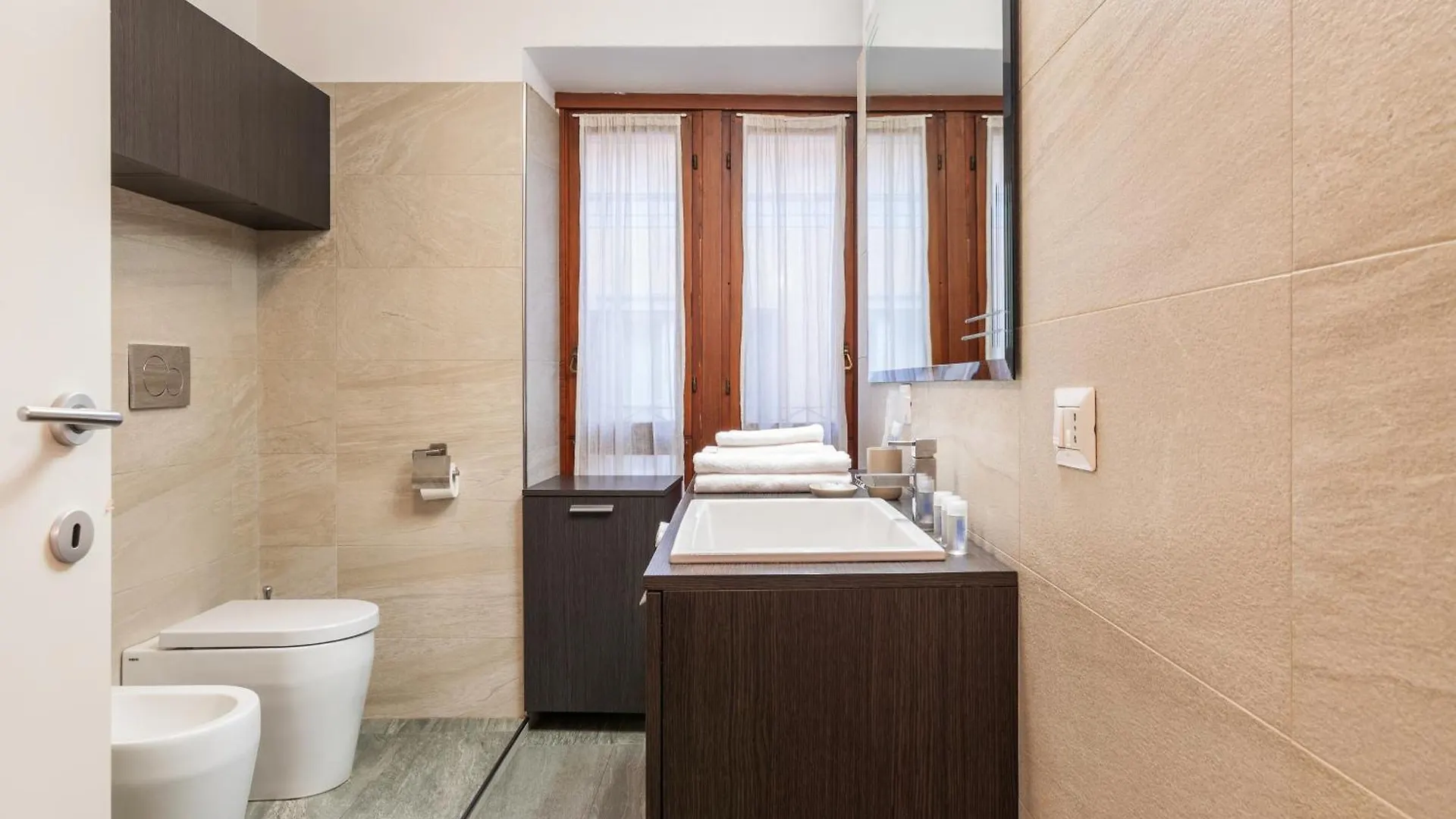Apartment Easyhomes - Spiga Suite Milan