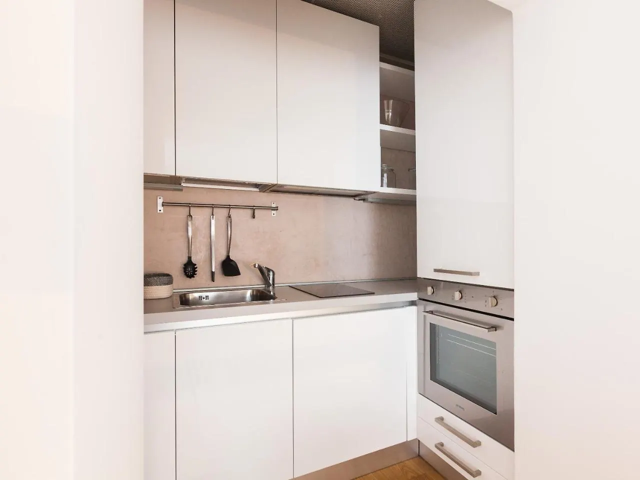 Easyhomes - Spiga Suite Milan 0*,  Italy