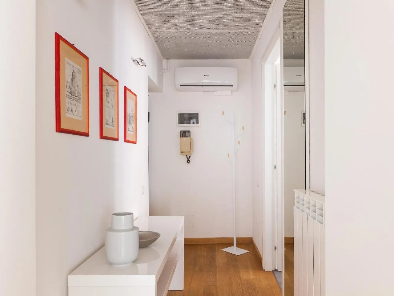 Easyhomes - Spiga Suite Milan Italy