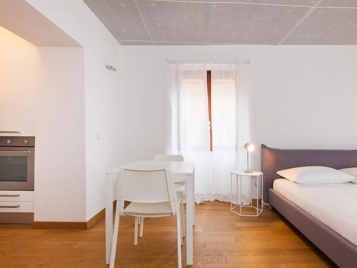 Easyhomes - Spiga Suite Milan Italy